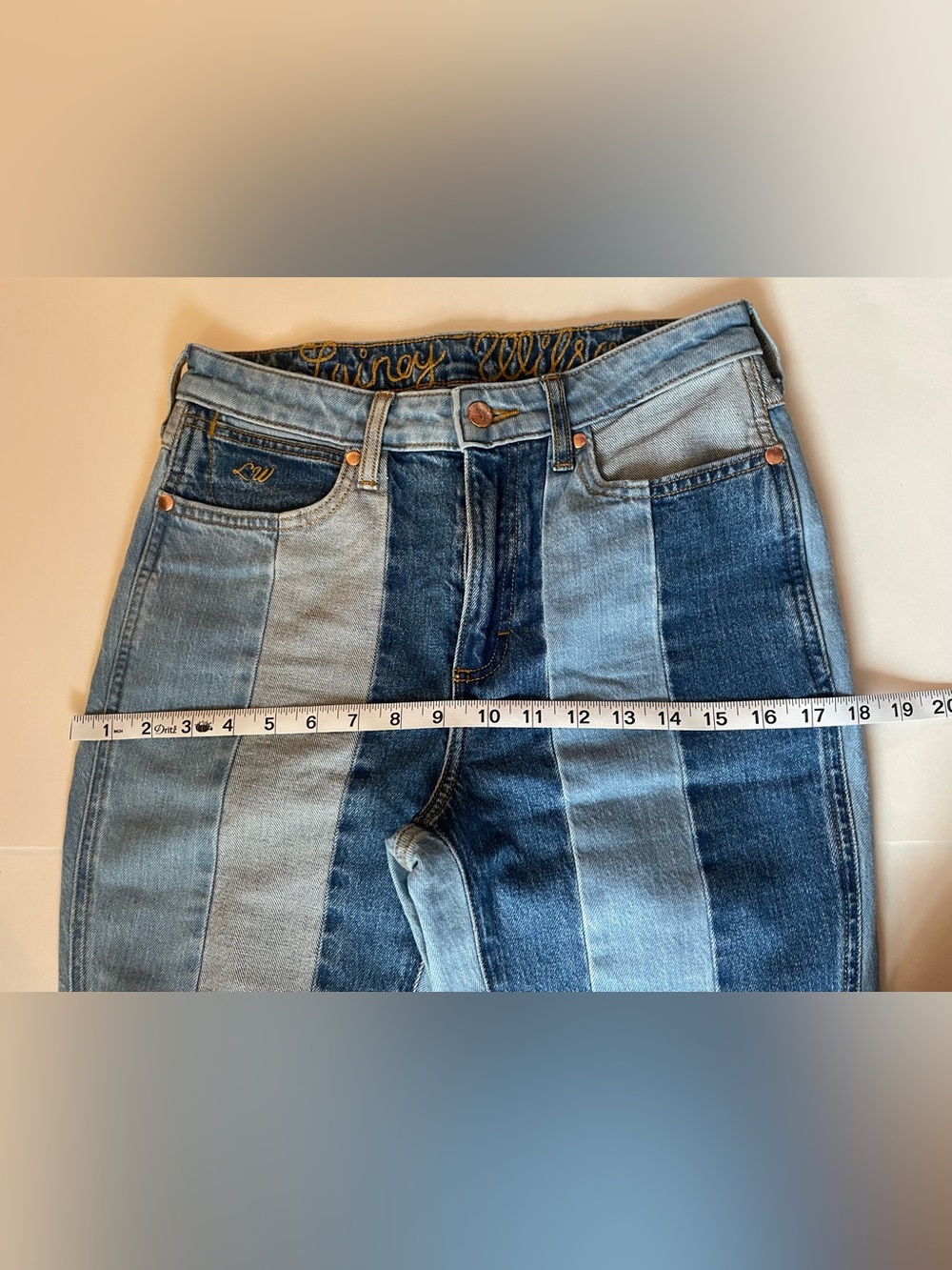 Lainey Wilson NWOT Never Worn Wrangler Patchwork Cotton Denim Blue Jeans - Picture 7 of 9